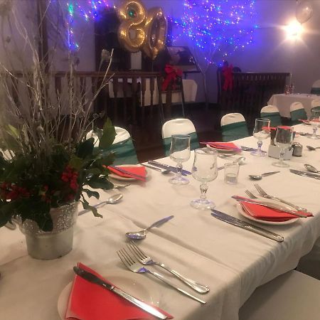 The Midway Bar & Guesthouse Dungloe Buitenkant foto