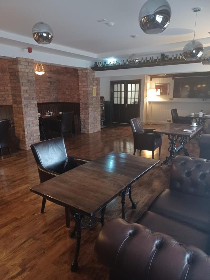 The Midway Bar & Guesthouse Dungloe Buitenkant foto