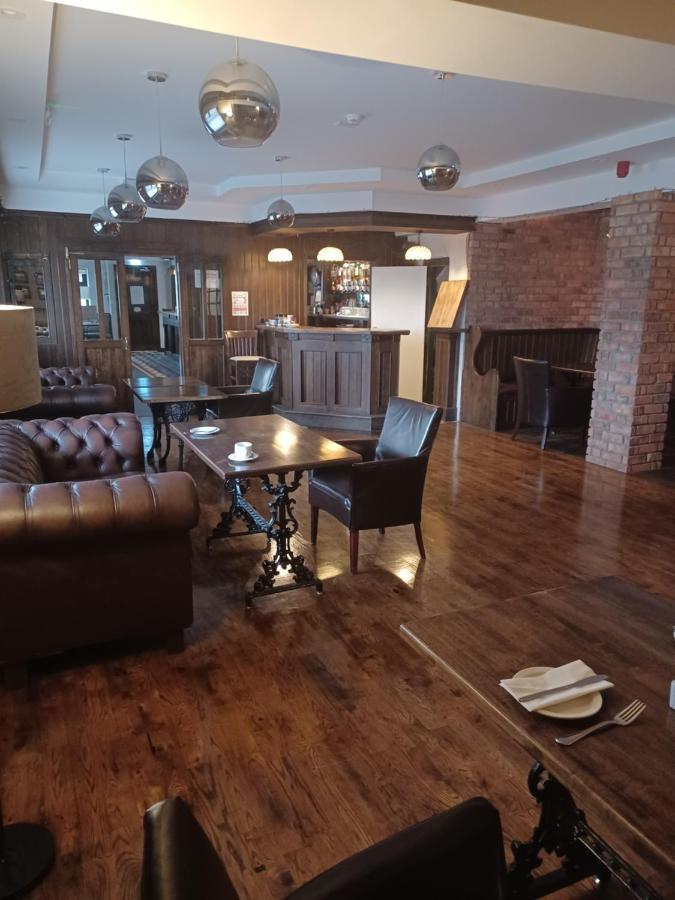 The Midway Bar & Guesthouse Dungloe Buitenkant foto