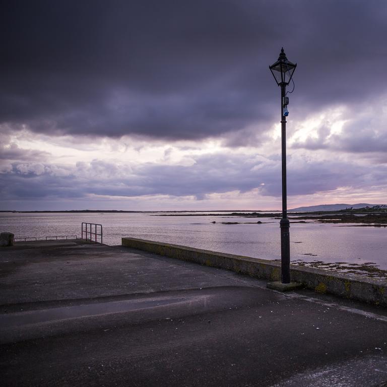 The Midway Bar & Guesthouse Dungloe Buitenkant foto
