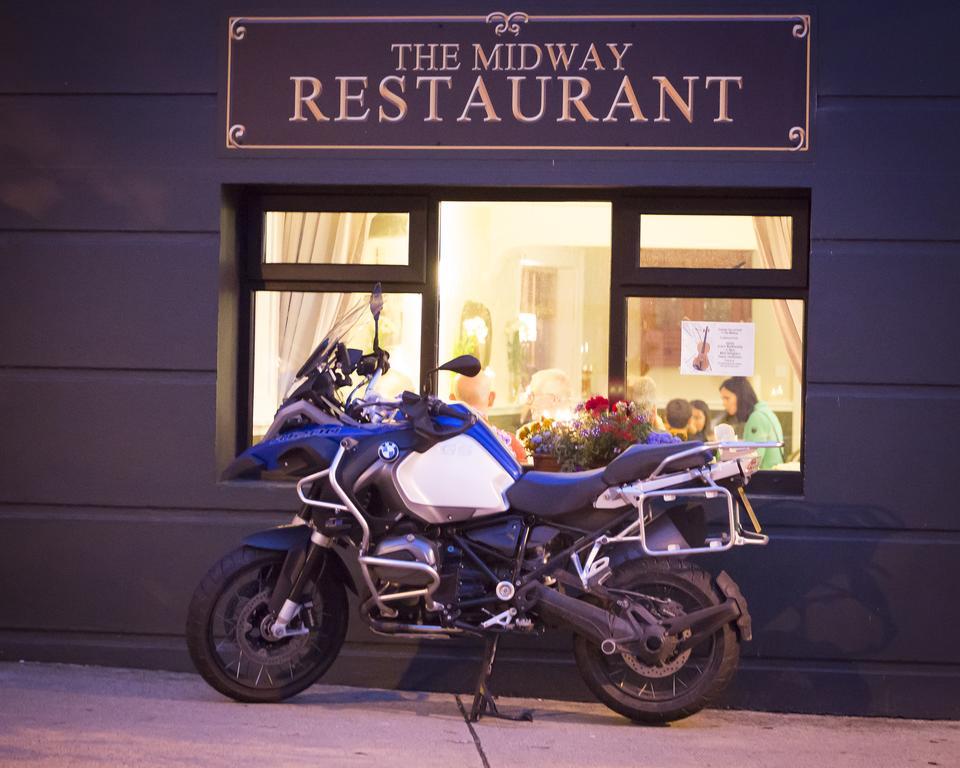 The Midway Bar & Guesthouse Dungloe Buitenkant foto